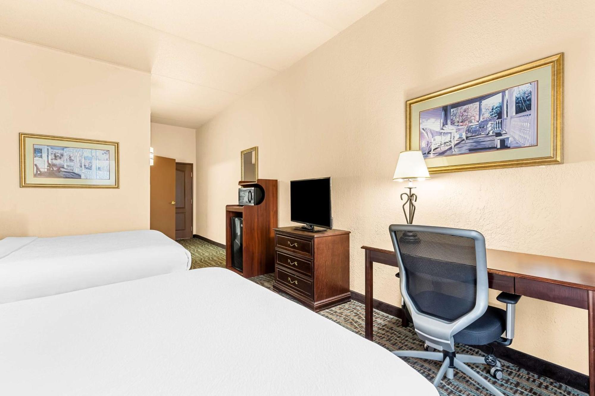 Best Western Holiday Manor Ньютон Экстерьер фото